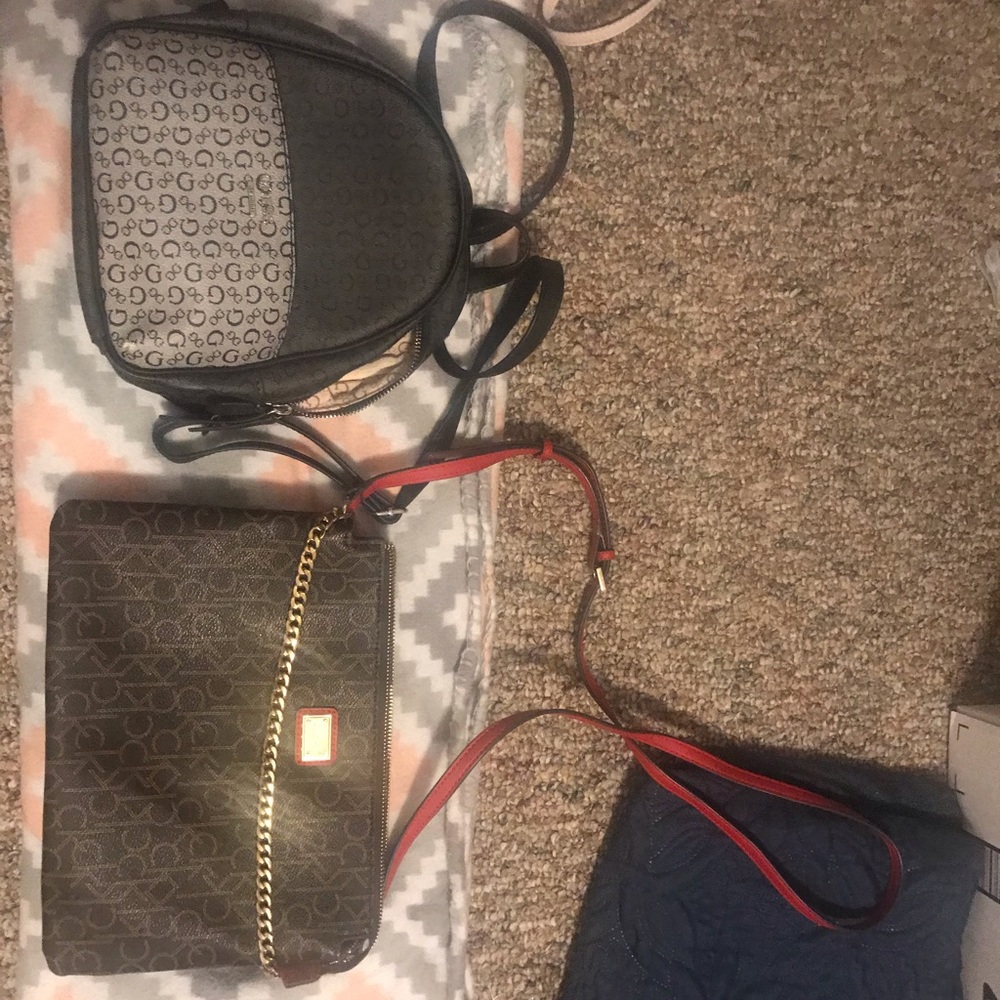 2 designer calving klein and guess purses bundle